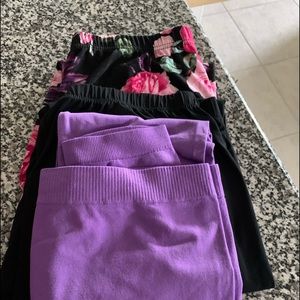 Three pairs of leggings XL one price.